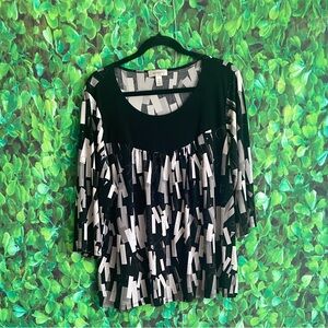 Dressbarn - Black and Gray Patterned Top(curvy size)